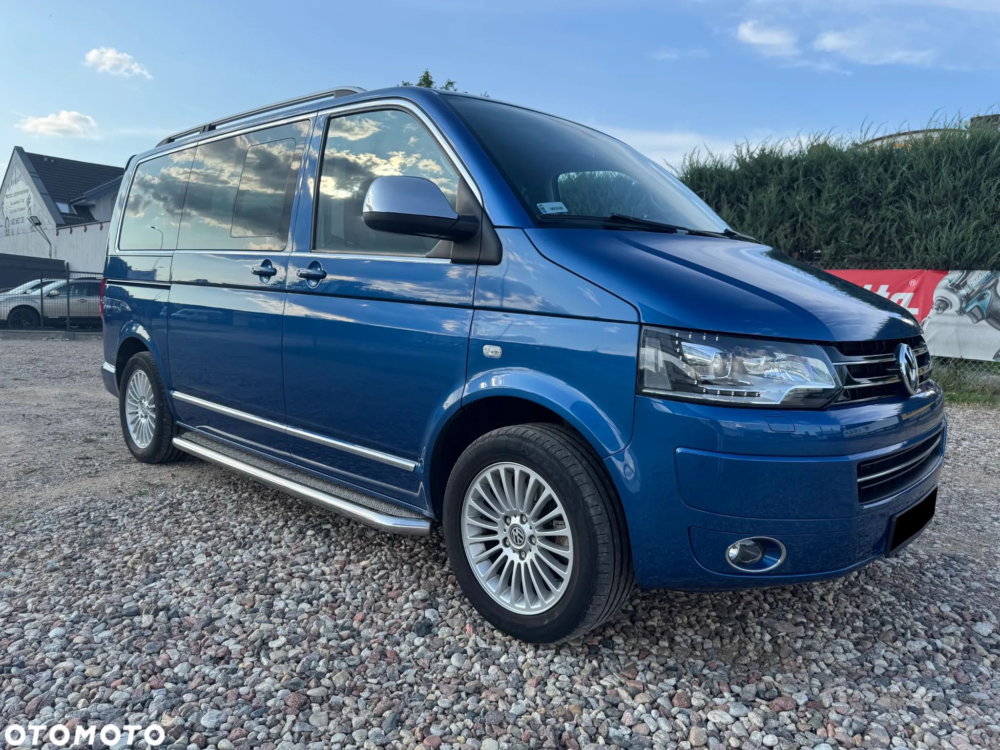 Volkswagen Multivan - 1