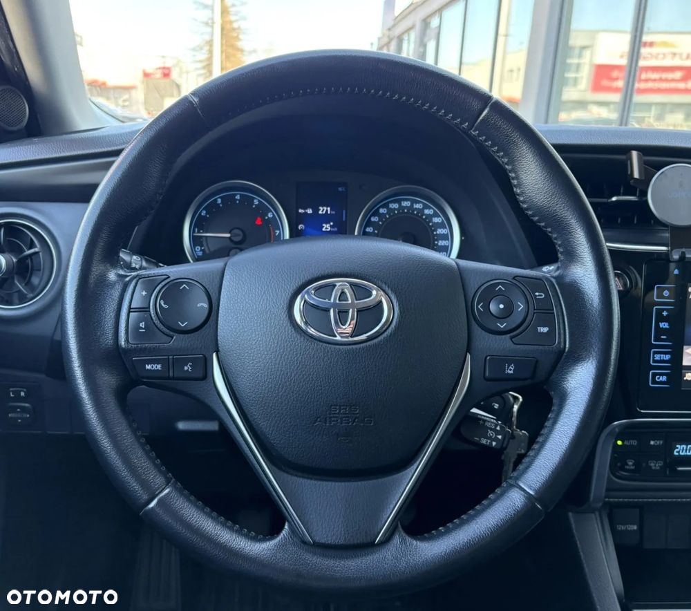 Toyota Corolla 1.6 Comfort - 12