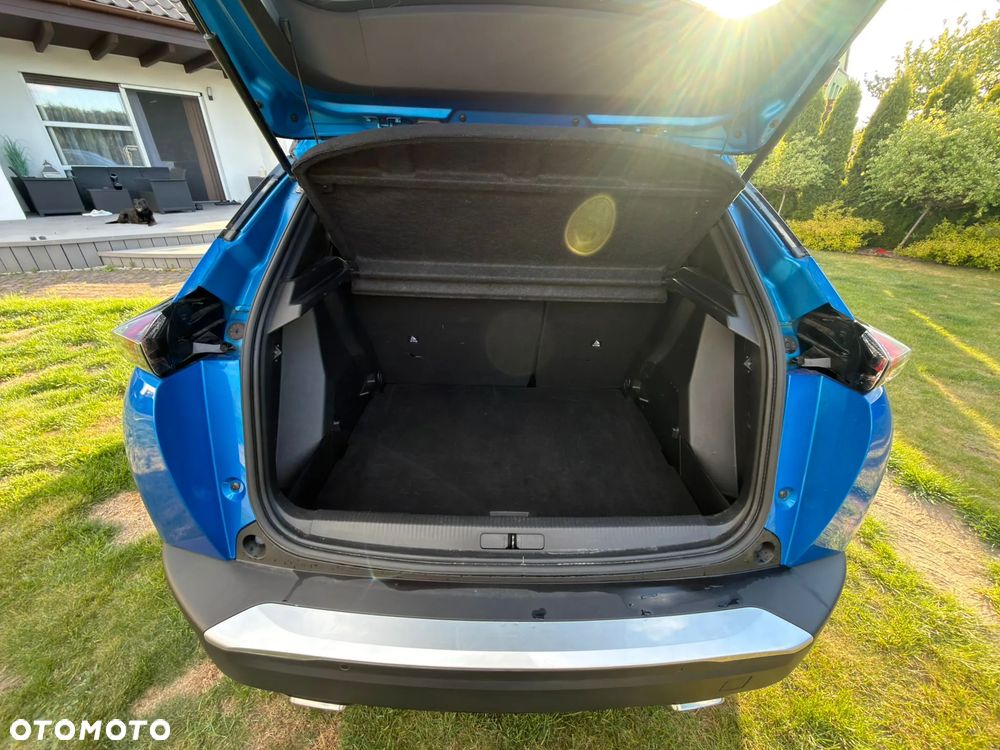 Peugeot 2008 PureTech 130 Allure S&S EAT8 - 9