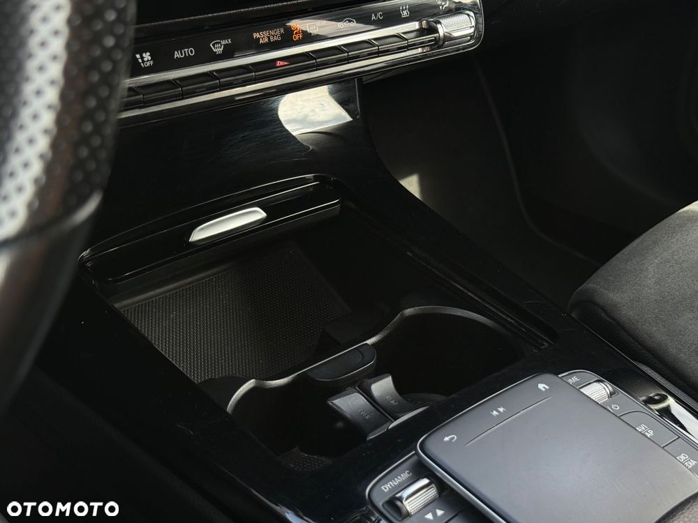 Mercedes-Benz Klasa A 250 e PHEV AMG Line 8G-DCT - 25