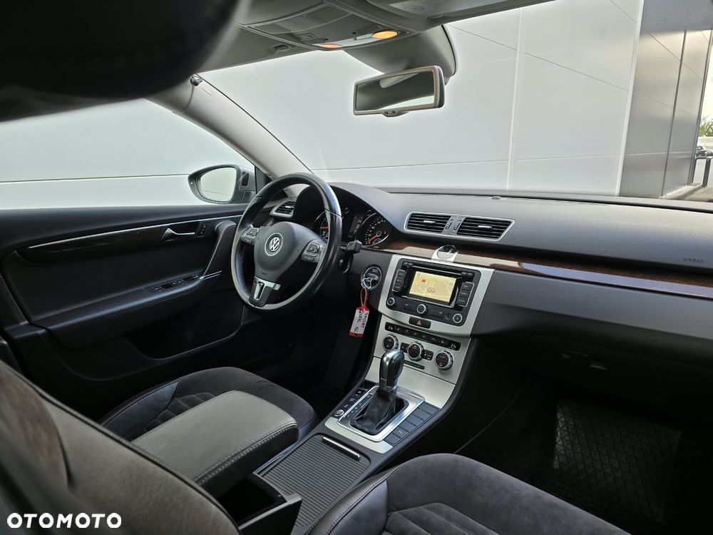 Volkswagen Passat 1.8 TSI DSG Highline - 26