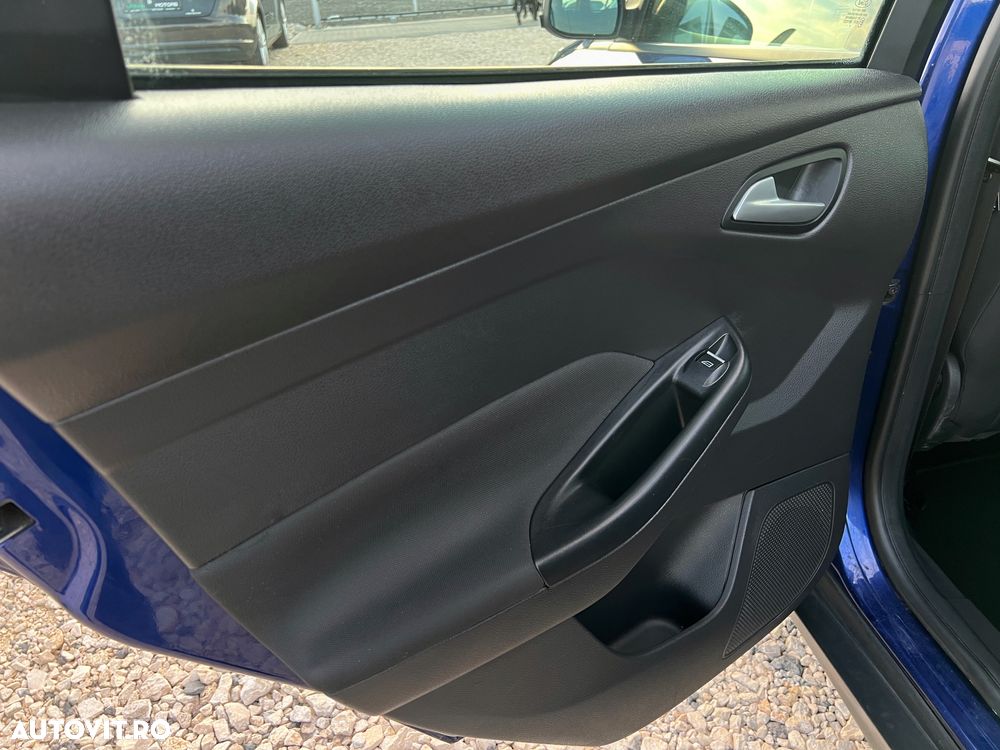 Ford Focus 1.5 EcoBlue Active Business - 20
