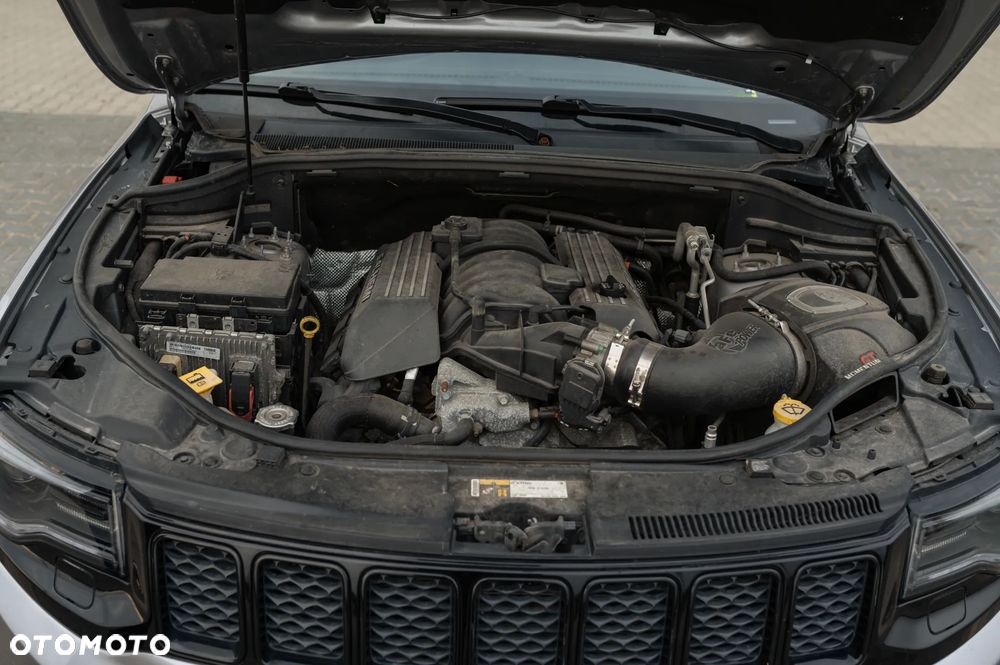 Jeep Grand Cherokee SRT - 12