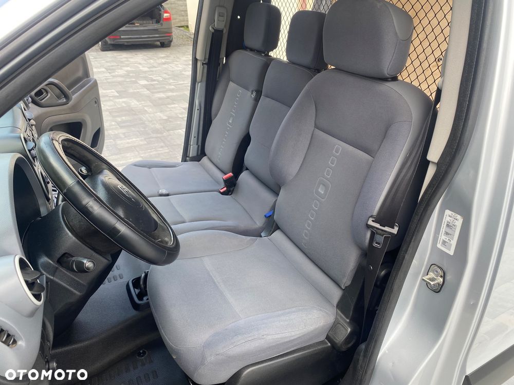 Citroën BERLINGO 1.6 HDI, MAX długi, 3-osobowy, klimatyzacja, zakupiony w salonie w Rzeszowie - 18