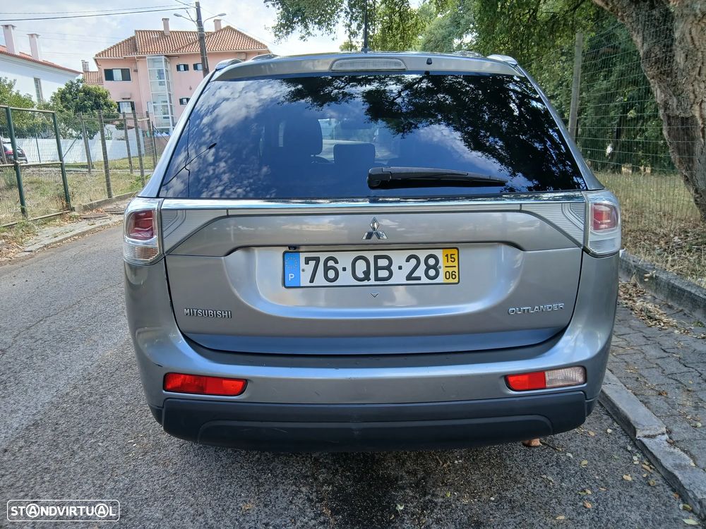 Mitsubishi Outlander 2.2 DI-D Instyle Navi - 6