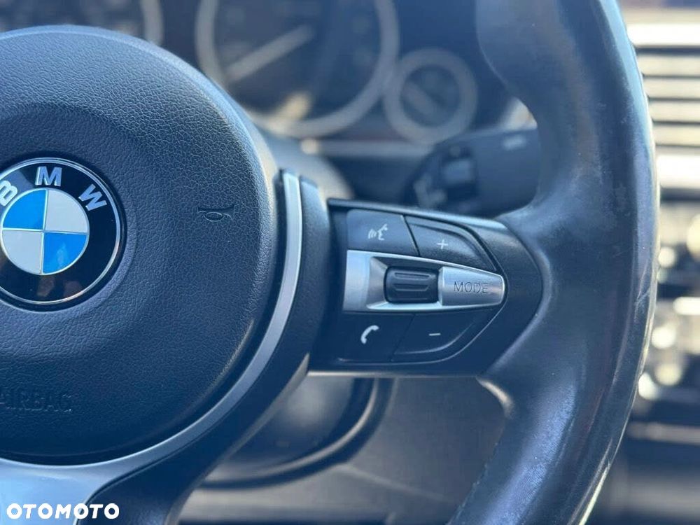 BMW Seria 3 330i M Sport - 23