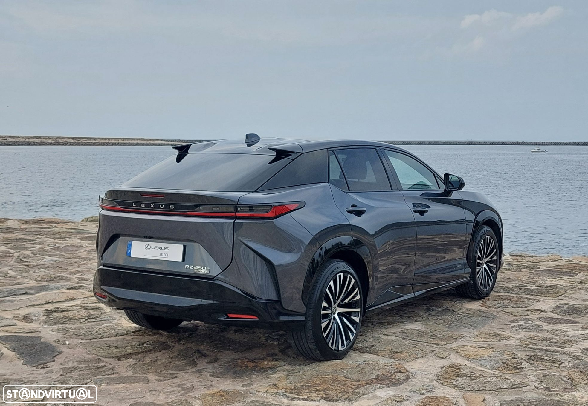 Lexus RZ 450e Luxury - 3