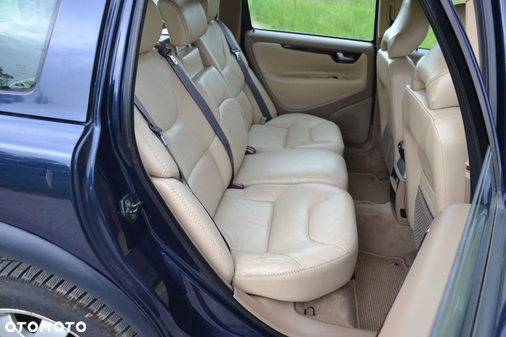 Volvo XC 70 AWD Premium - 24