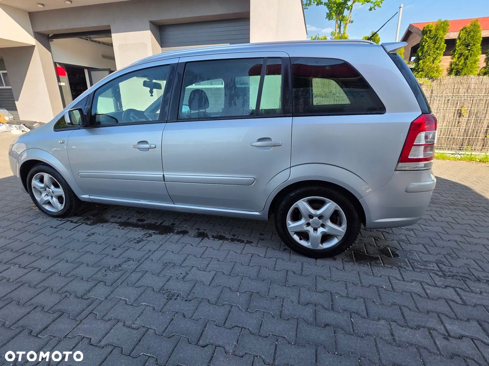 Opel Zafira 1.8 Essentia - 17