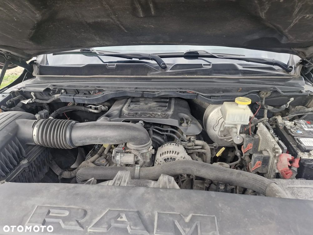 RAM 1500 Crew Cab Shortbed Laramie - 14