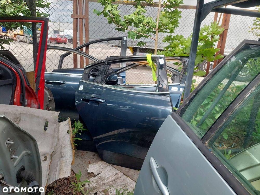 DRZWI KOMPLETNE PRAWY PRZÓD VOLVO S60 III 723 - 7
