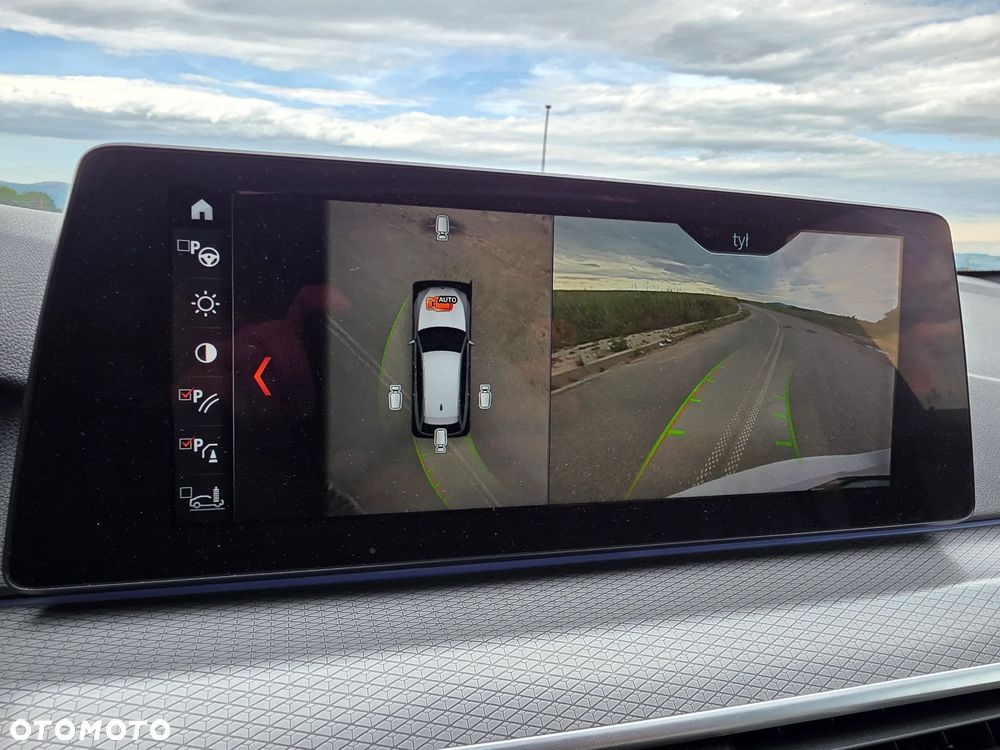 BMW Seria 5 520d xDrive M Sport Edition - 14