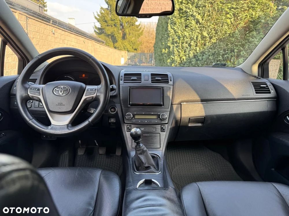 Toyota Avensis 2.2 D-4D Sol Plus Platinium - 9