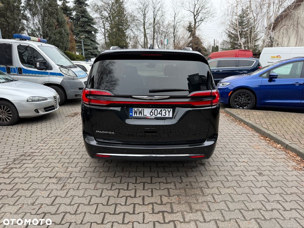 Chrysler Pacifica - 5