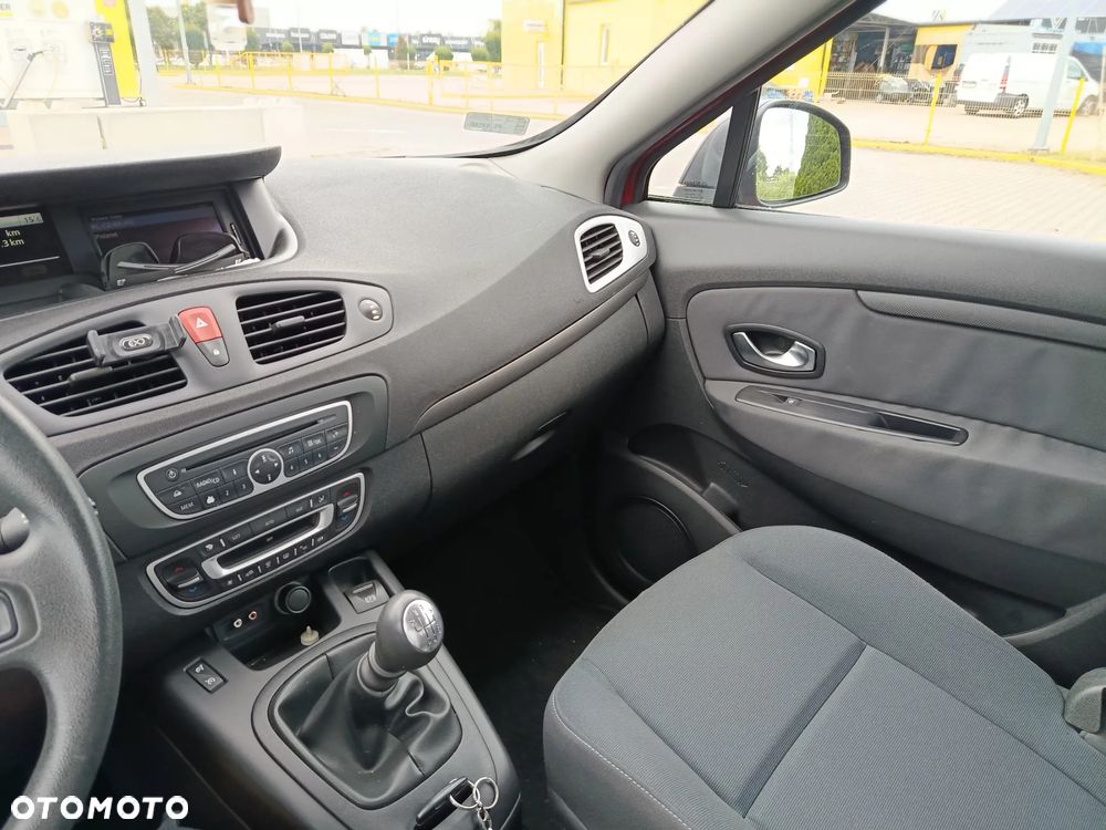Renault Scenic 1.6 16V 110 Dynamique - 8