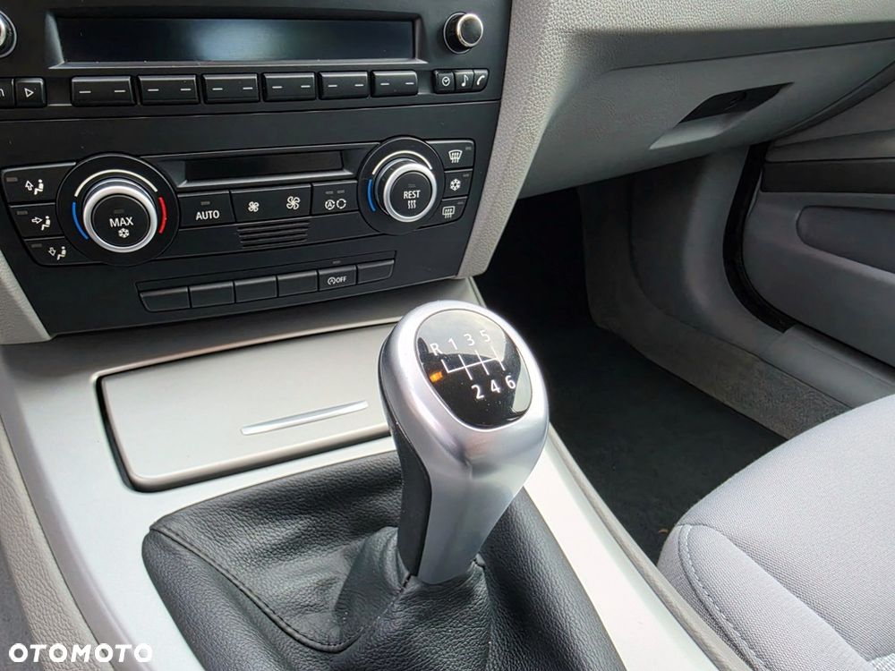 BMW Seria 3 318i Edition Exclusive - 37