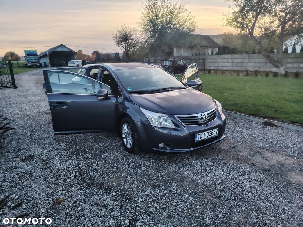 Toyota Avensis - 7