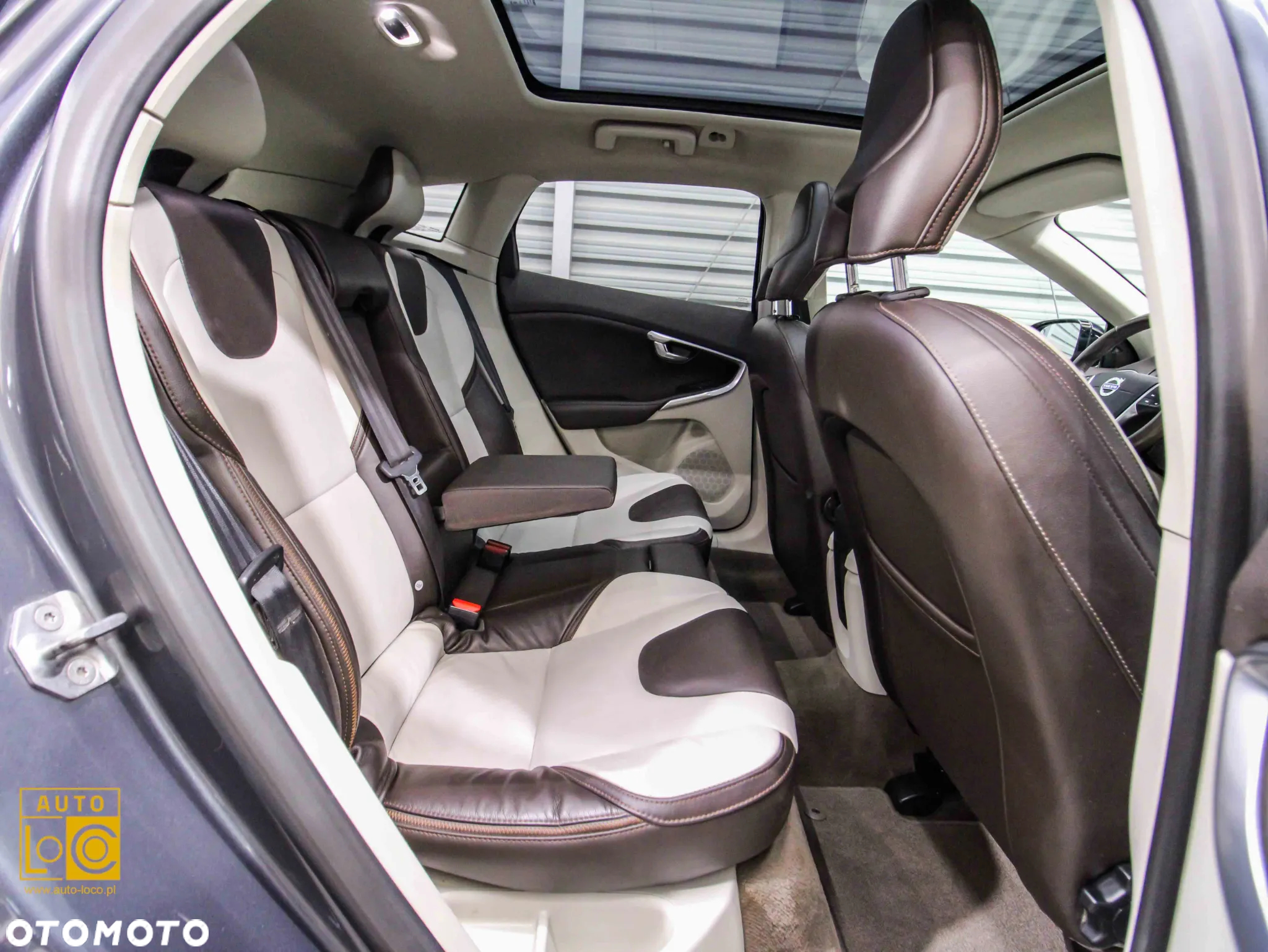 Volvo V40 Cross Country T4 AWD Summum - 11