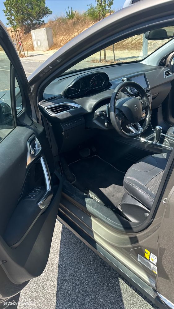 Peugeot 2008 1.6 e-HDi Allure 2-Tronic - 19