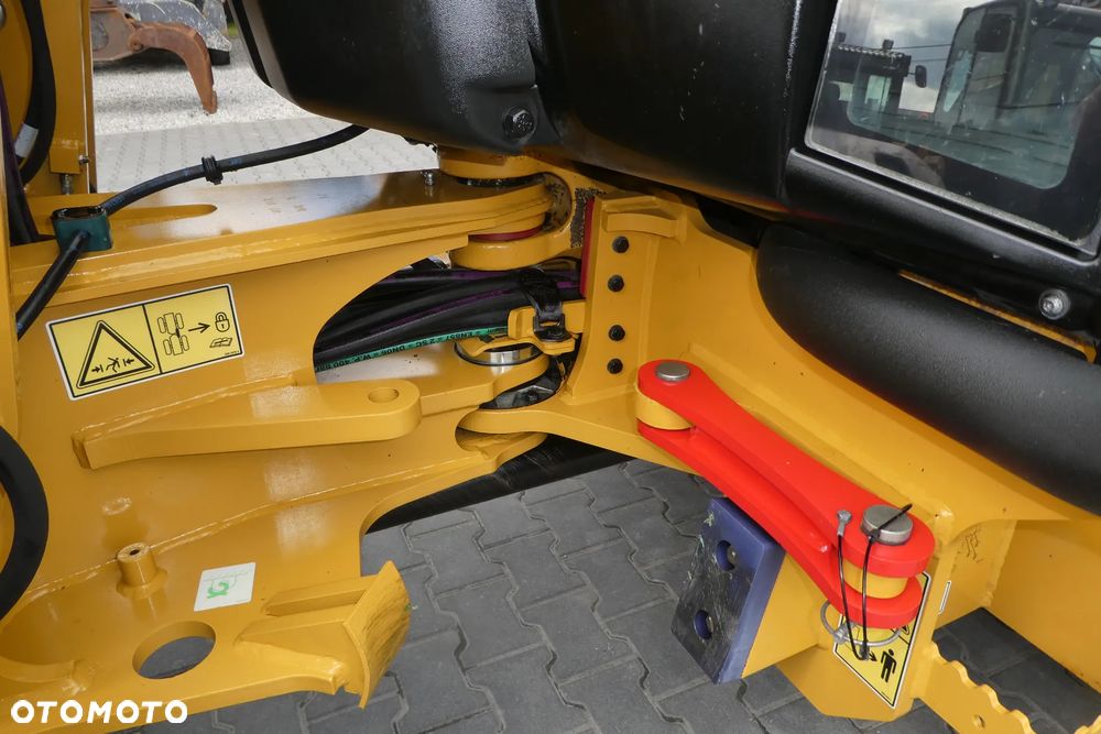 Caterpillar 906M ŁYZKA WIDŁY BEZ DPFU - 10