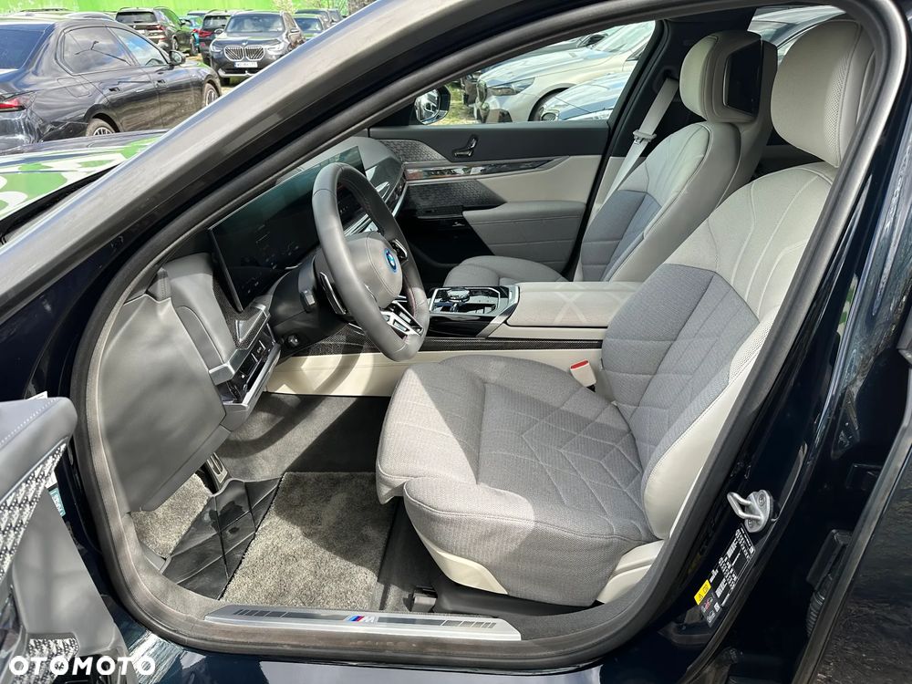 BMW i7 105.7kWh M70 xDrive - 6