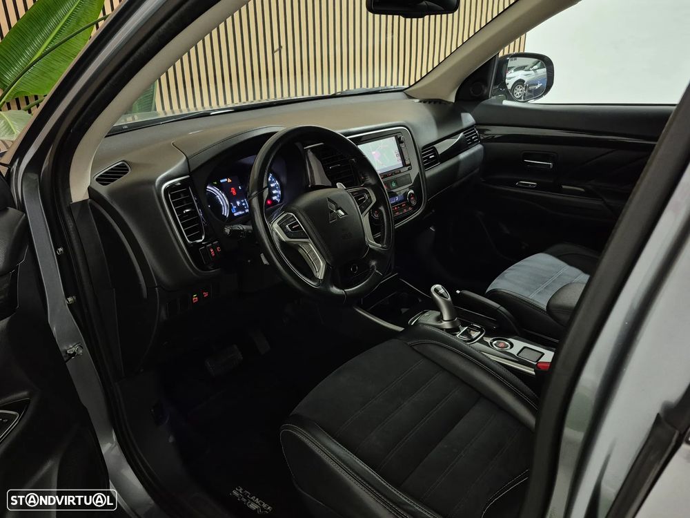 Mitsubishi Outlander 2.0 Intense Navi - 34