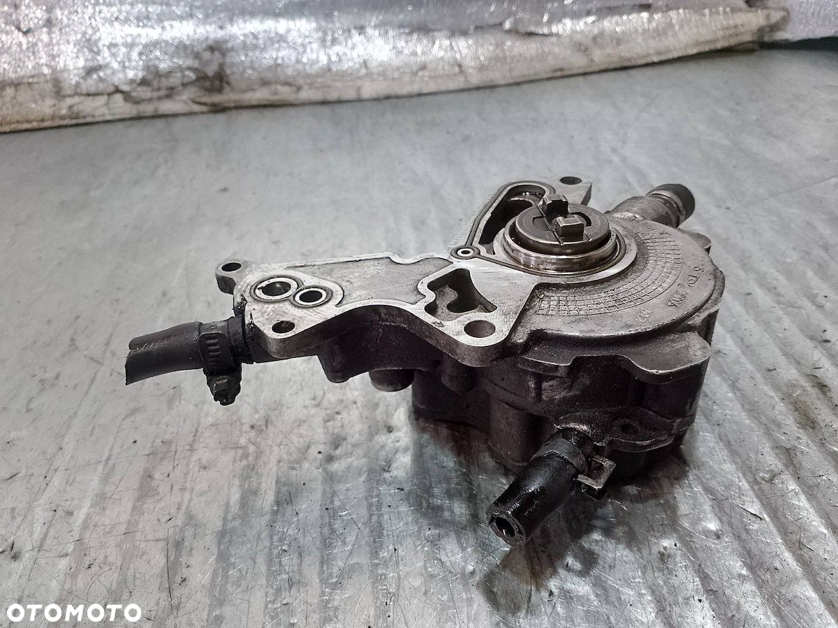 POMPA VACUM AUDI A4 B5 038145209A 1.9 TDI - 3