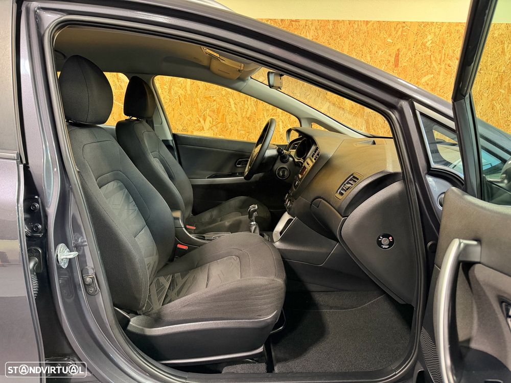 Kia Ceed SW 1.4 CRDi ECO - 21