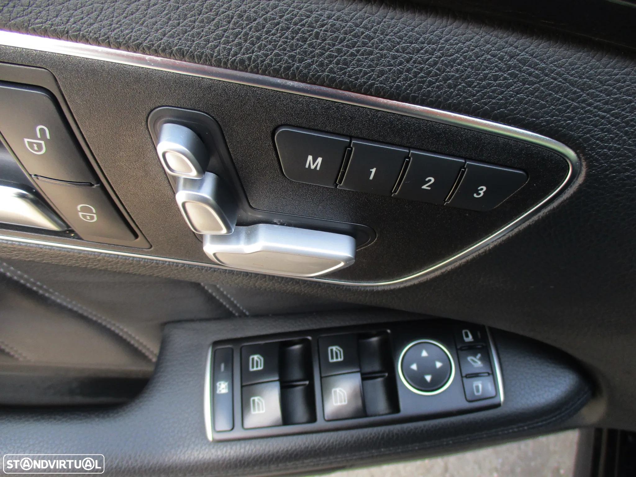 Mercedes-Benz E 220 CDi Avantgarde BlueEfficiency Auto. - 31