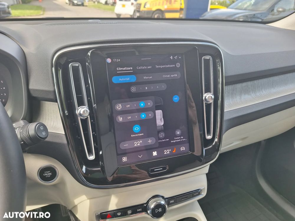 Volvo XC 40 B3 AT FWD MHEV Plus Dark - 33