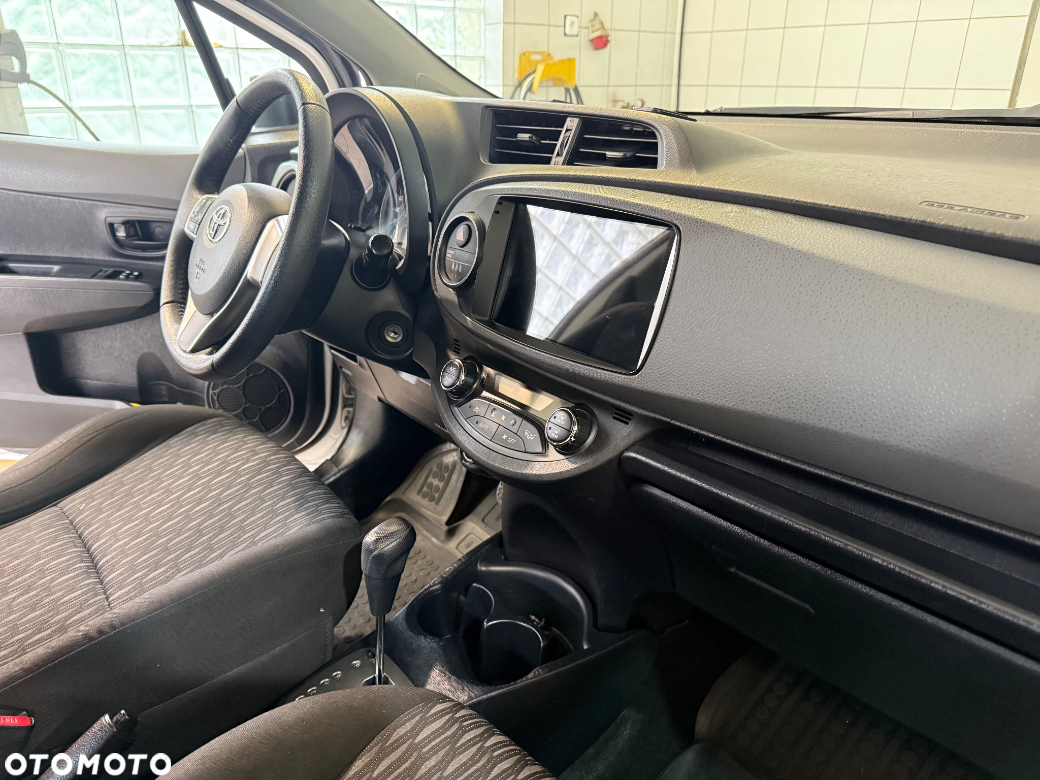 Toyota Yaris Hybrid 100 Dynamic - 5