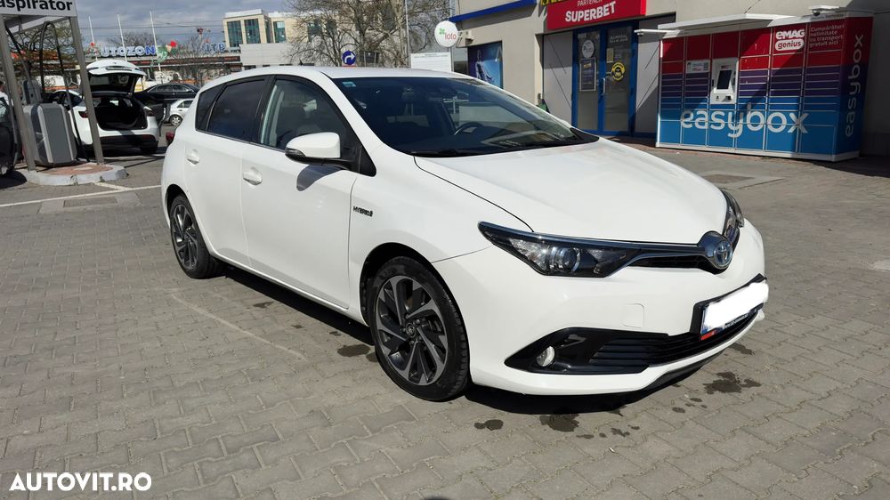 Toyota Auris 1.8 L VVT-i HSD Luna - 4