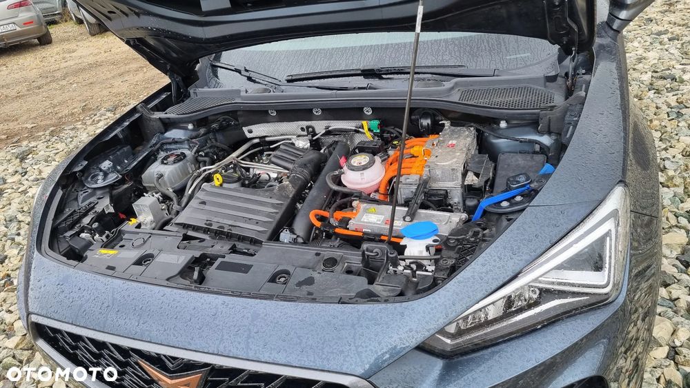 Cupra Formentor 1.4 e-Hybrid DSG Priority - 28