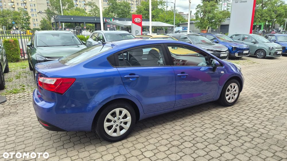 Kia Rio 1.2 L - 7