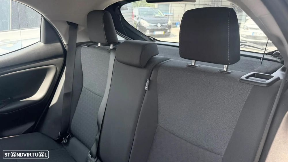 Toyota Yaris 1.5 HDF Comfort Plus - 13