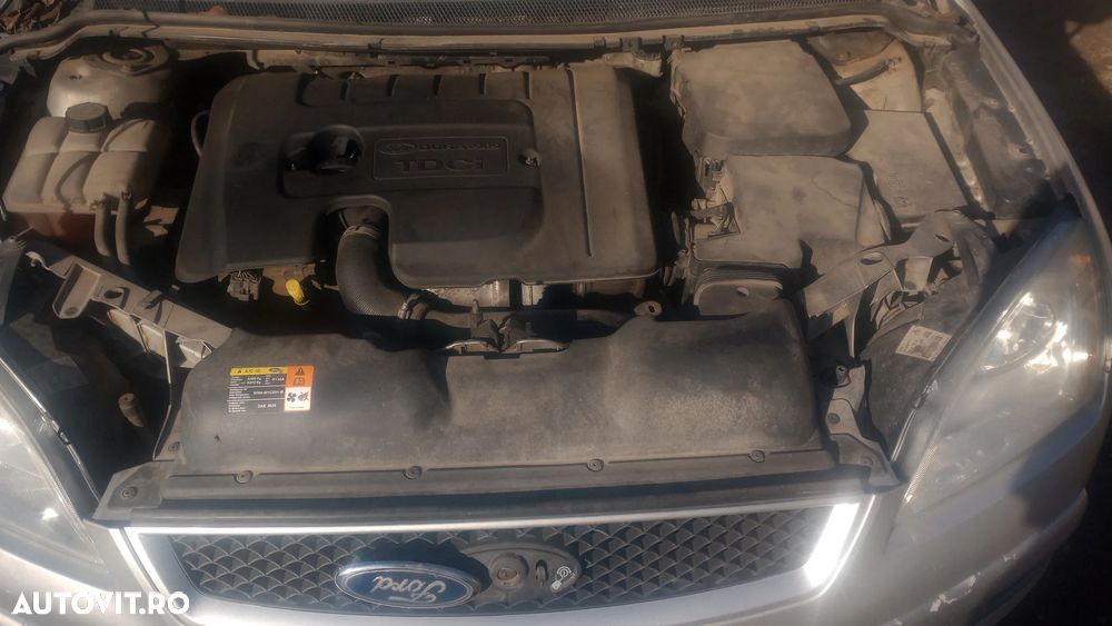 Ford Focus 1.6 TDCi DPF Ambiente - 12