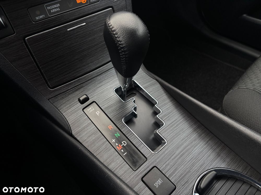 Toyota Avensis Touring Sports 1.8 Multidrive S Executive - 35