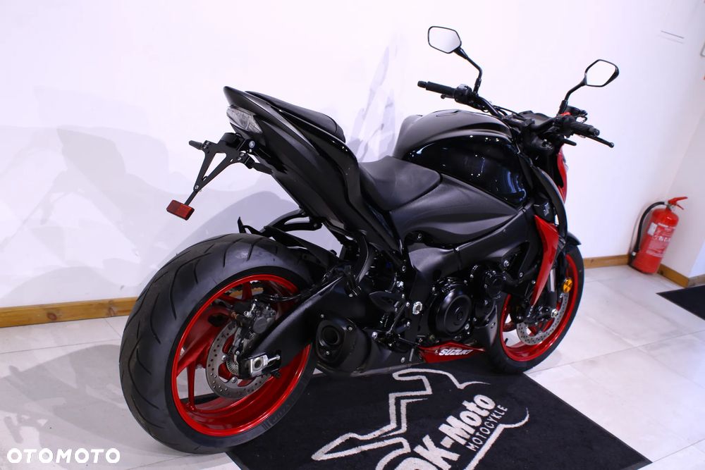 Suzuki GSX - 5