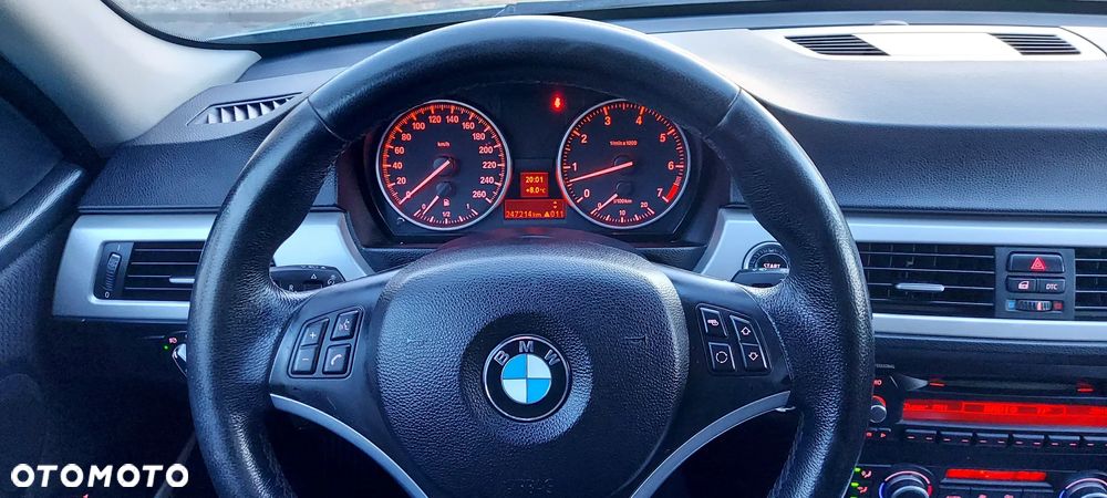 BMW Seria 3 318i Edition Exclusive - 34