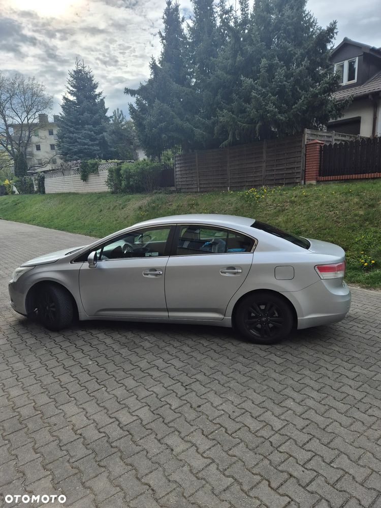 Toyota Avensis 1.8 Sol - 4