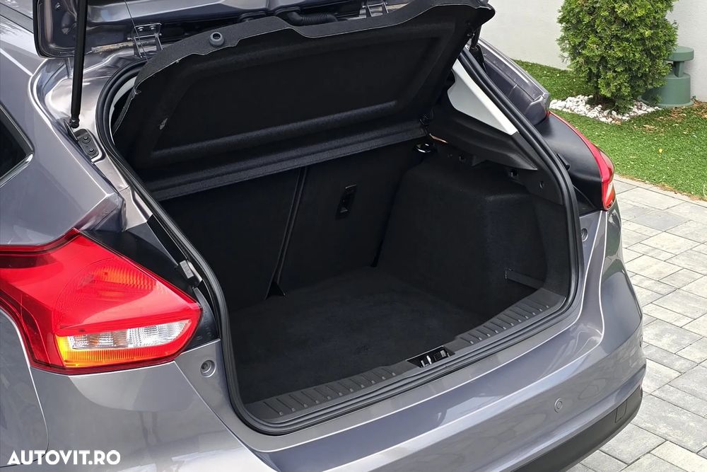 Ford Focus - 24