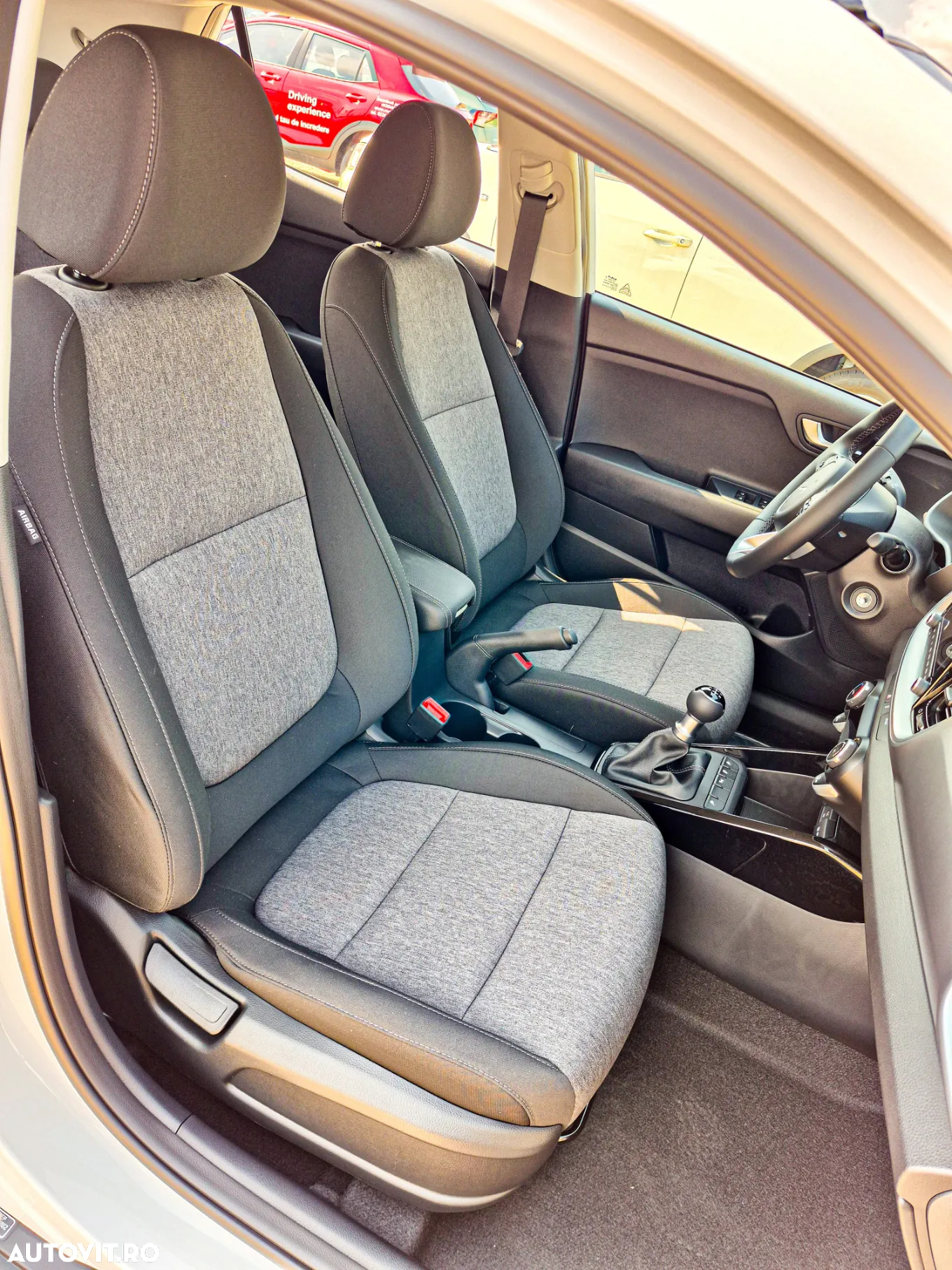 Kia Stonic 1.2 MPI 5MT Urban - 12