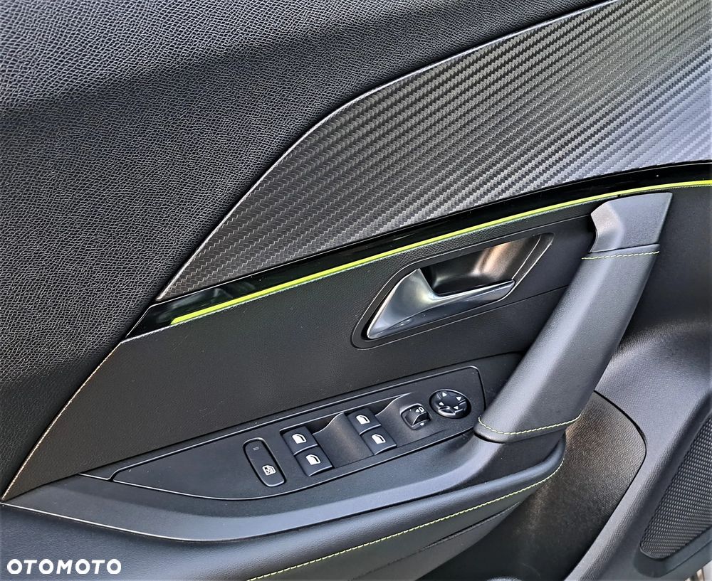 Peugeot 2008 1.2 PureTech Allure S&S - 28