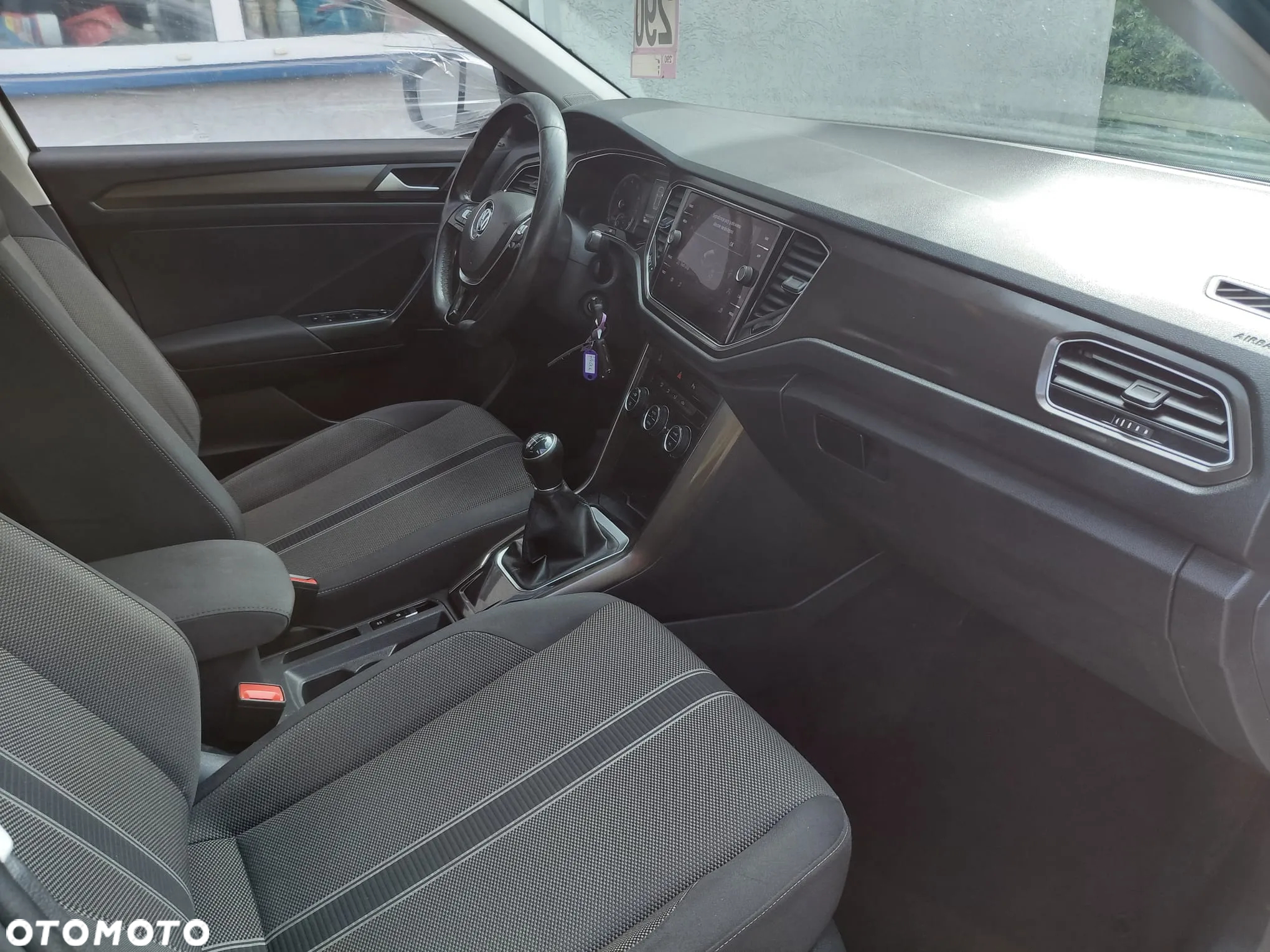 Volkswagen T-Roc - 15