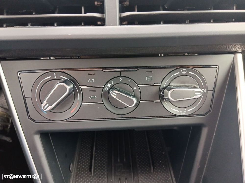 VW Taigo 1.0 TSI Urban DSG - 23