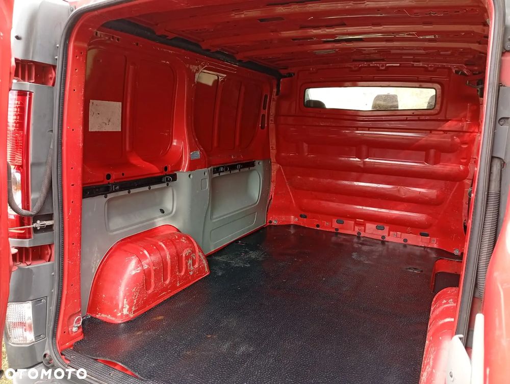 Renault Trafic - 16