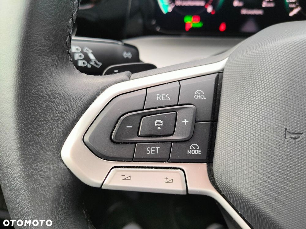 Volkswagen Golf - 23