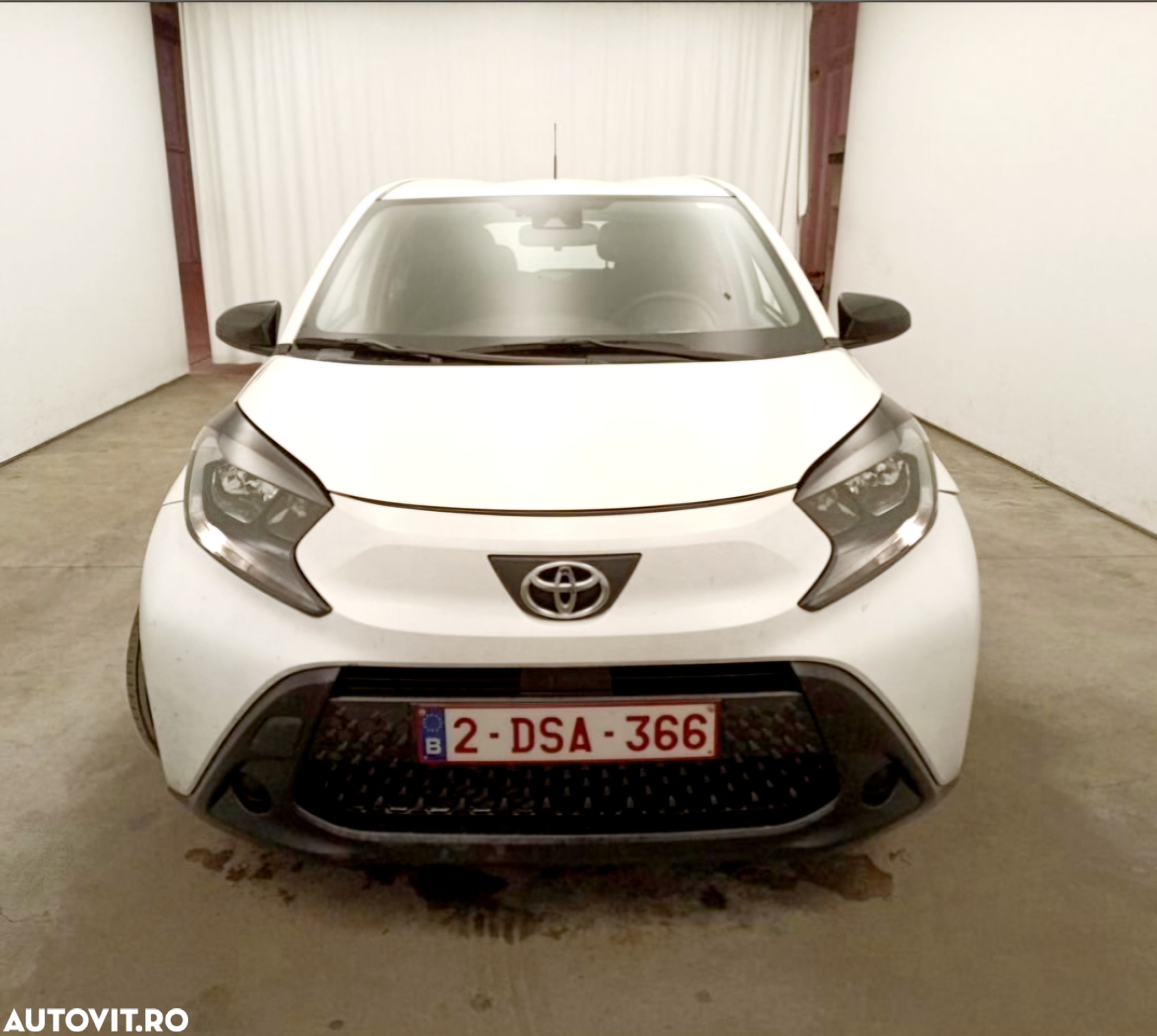 Toyota Aygo X S-CVT Black&White - 8