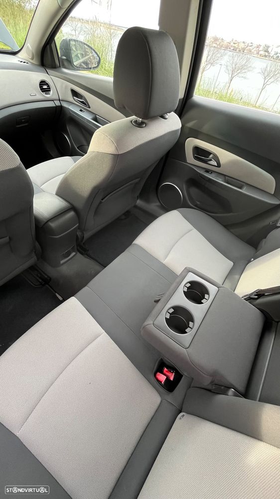 Chevrolet Cruze 2.0 VCDi LT - 9
