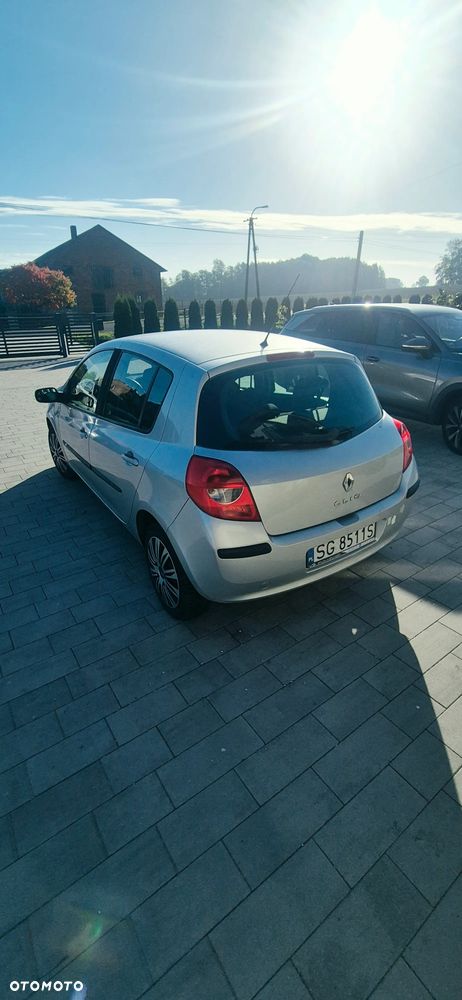 Renault Clio 2007 photo 4